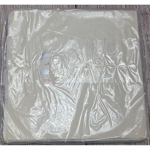 Futura Stylized Designs Happy Birthday Napkins White Red Pink New Old Stock - Picture 3 of 3